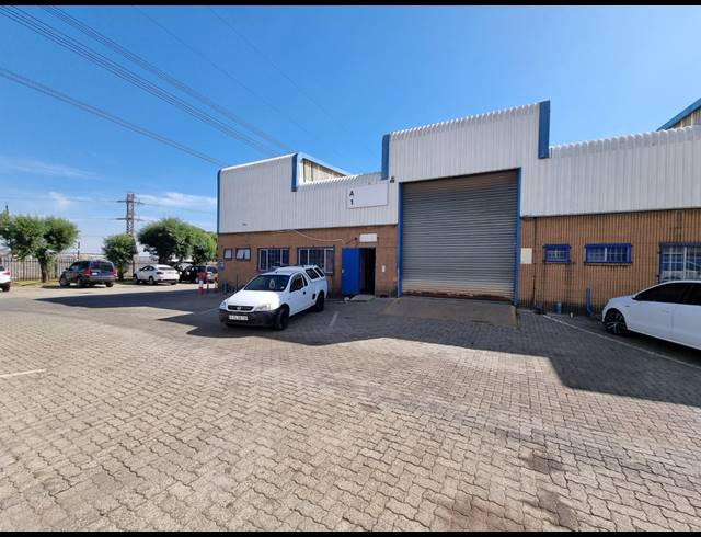 420M² WAREHOUSE TO LET IN SELBY
